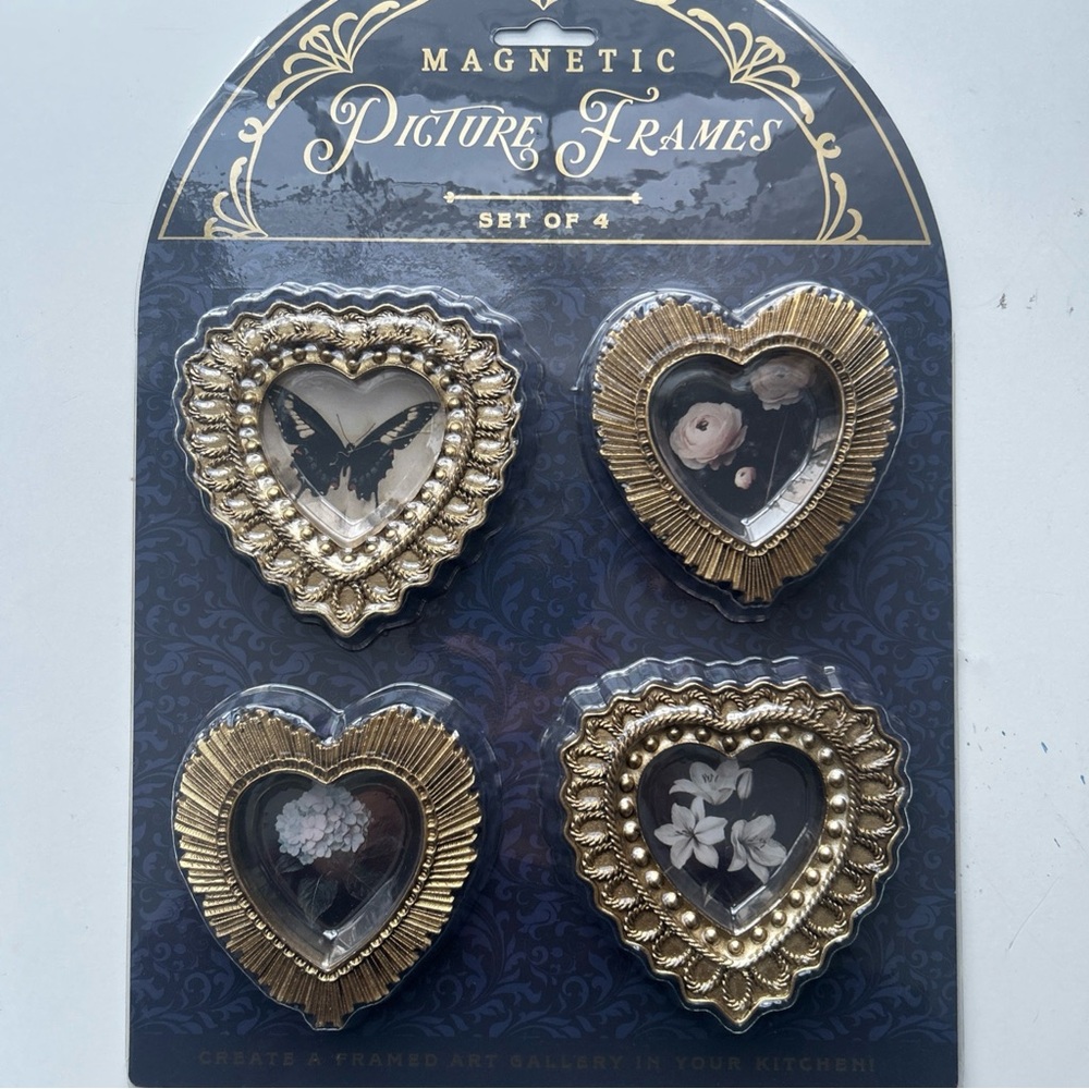 Gold Heart-Shaped Mini Magnetic Picture Frames 4-Set Perfect Mother’s Day Gift